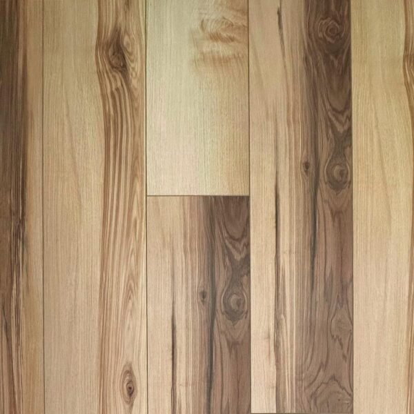 09ac67a356f341ffb750f918ce6892df.jpg Piso Vinílico SPC Click Pino Odense SP012 4mm