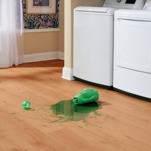 137efc76ea654cc992dae023fbabda19.jpg Piso Vinílico SPC Click Nogal Otranto SP013 5mm con manta