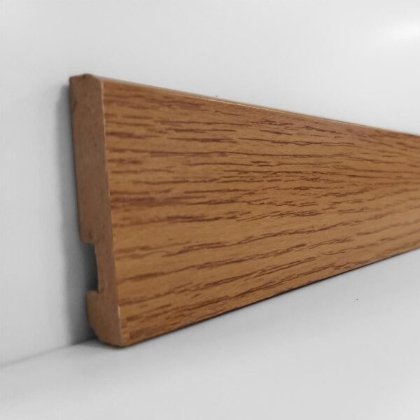 207037fa86ab490a8670ed5b62b45594.jpg Varilla Zócalo de Melamina Roble América 12mm x 60mm x 2750mm