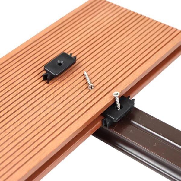 3de230a62bd94bb39317f3b94c74bd1e.jpg Clips Plásticos Deck Bolsa x 250 unidades