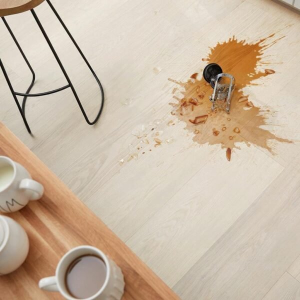 Piso Flotante Melamínico Waterproof Natura Maple 12mm con manta