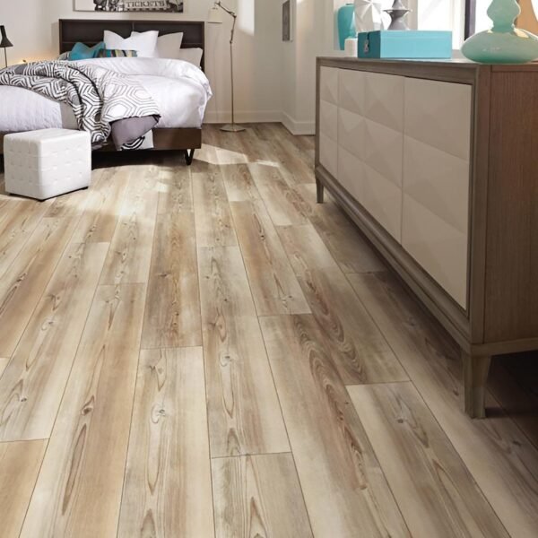 591148a855b743adb6c9a692506b902d.jpg Piso Vinílico SPC Click Pino Visby SP009 4mm