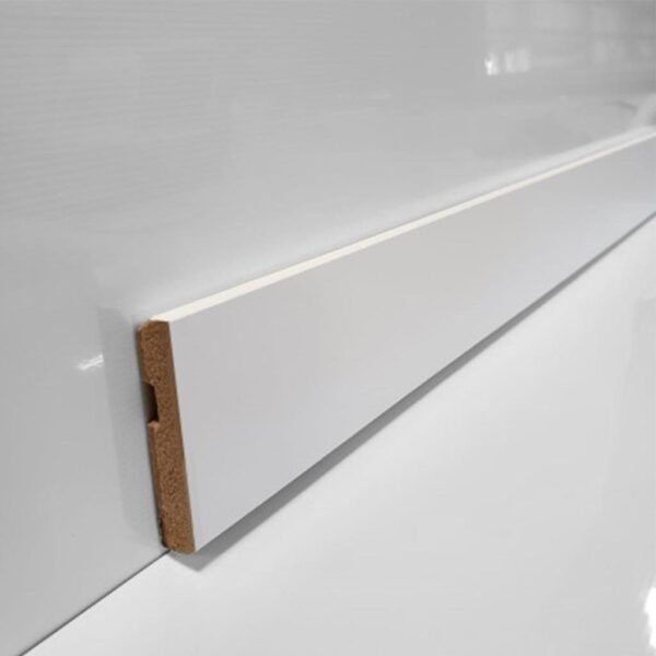 5b501f6f7518490a9effeafc4cc89c04.jpg Varilla Zócalo Prepintado Curve Blanco 60 12mm x 60mm x 2600mm