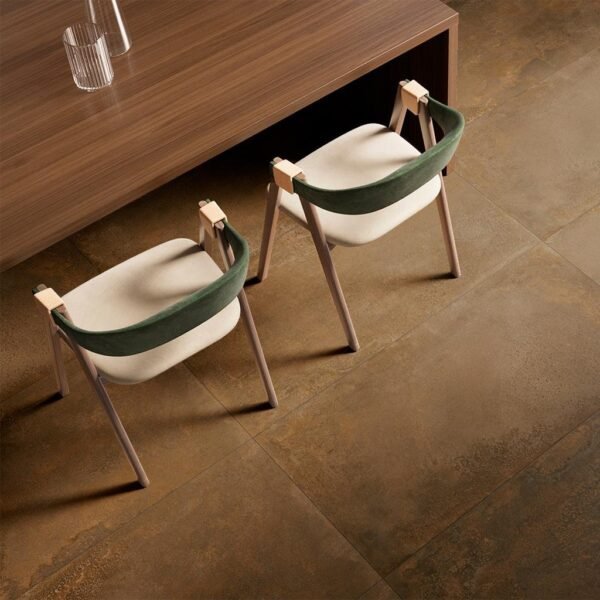 df37b587728d445e9d3337cdfd5e0ae4.jpg Piso Vinílico SPC Click Hierro Antiguo SP024 4mm