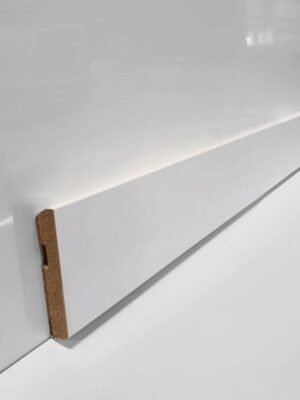 ed8812402938428d9b8db7cc7beb3e59.jpg Varilla Zócalo Prepintado Curve Blanco 56 9mm x 56mm x 2600mm