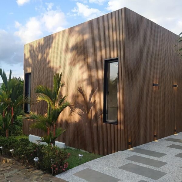 f3bd8be2d15a46bd9489e567ce7517db.jpg Wall Panel Exterior Co-Extruded G10 Ipe stretch x 2 unidades